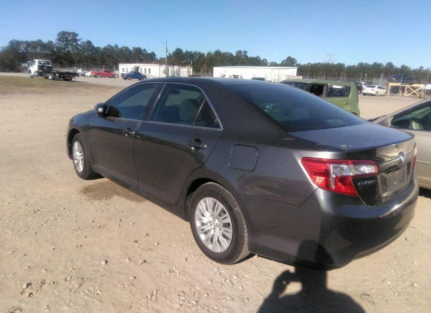 Photo 3 of 2014 Toyota Camry L (VIN 4T1BF1FK9EU870251)