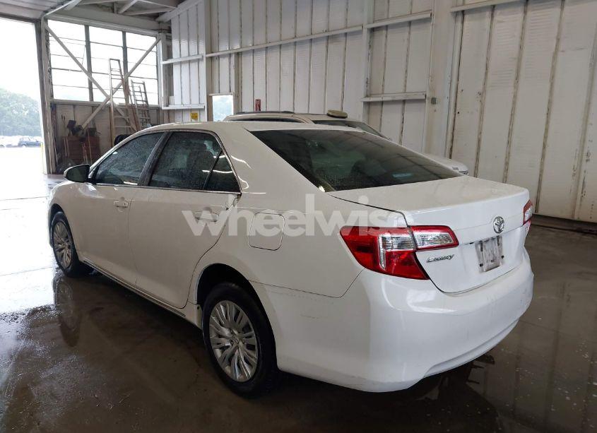 Photo 3 of 2014 Toyota Camry LE (VIN 4T1BF1FK9EU870721)