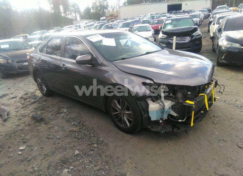 2015 Toyota Camry SE (VIN 4T1BF1FK9FU003563) main photo