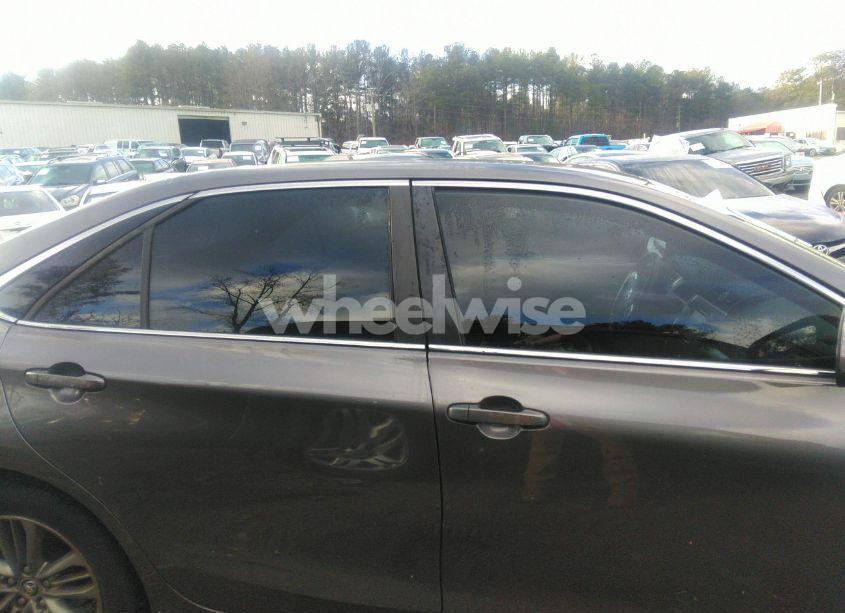 Photo 13 of 2015 Toyota Camry SE (VIN 4T1BF1FK9FU003563)