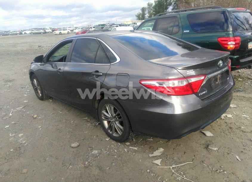 Photo 3 of 2015 Toyota Camry SE (VIN 4T1BF1FK9FU003563)