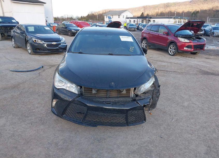 Photo 13 of 2015 Toyota Camry SE (VIN 4T1BF1FK9FU018516)