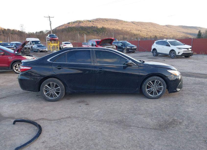 Photo 14 of 2015 Toyota Camry SE (VIN 4T1BF1FK9FU018516)