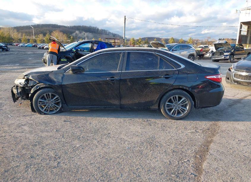 Photo 15 of 2015 Toyota Camry SE (VIN 4T1BF1FK9FU018516)