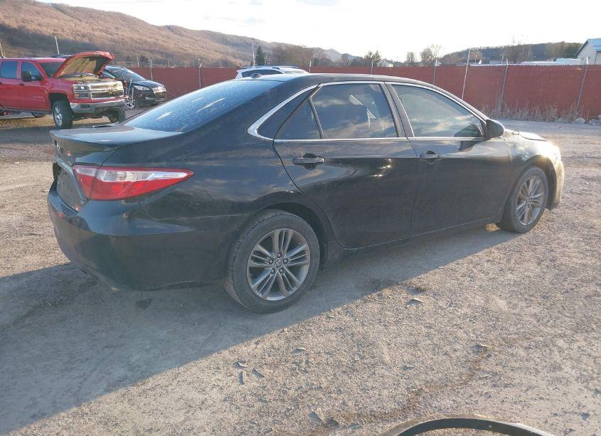 Photo 4 of 2015 Toyota Camry SE (VIN 4T1BF1FK9FU018516)