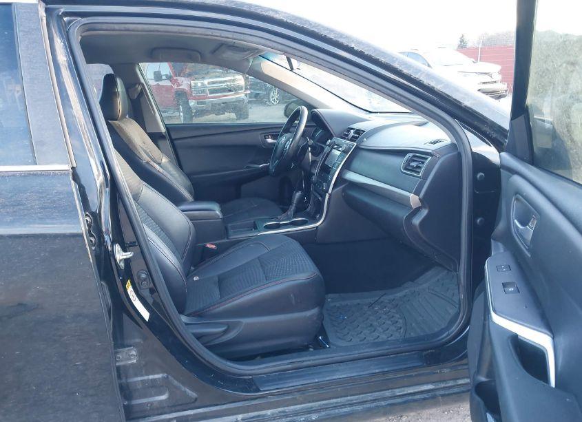 Photo 5 of 2015 Toyota Camry SE (VIN 4T1BF1FK9FU018516)