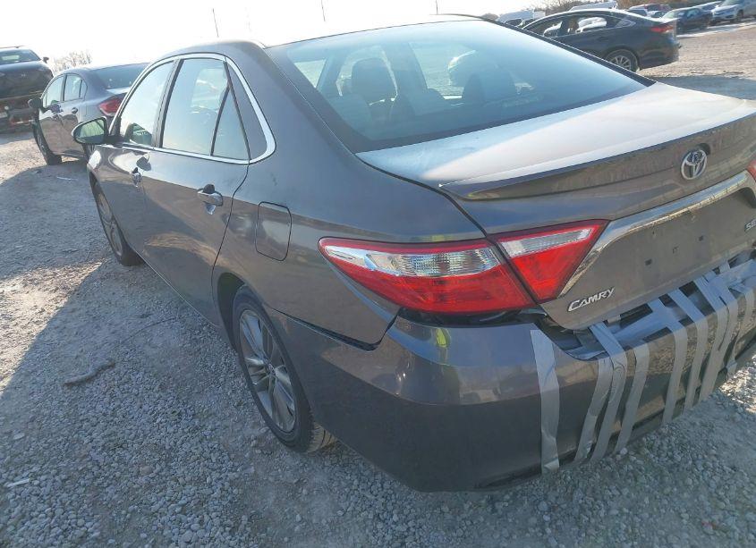 Photo 3 of 2015 Toyota Camry SE (VIN 4T1BF1FK9FU030990)
