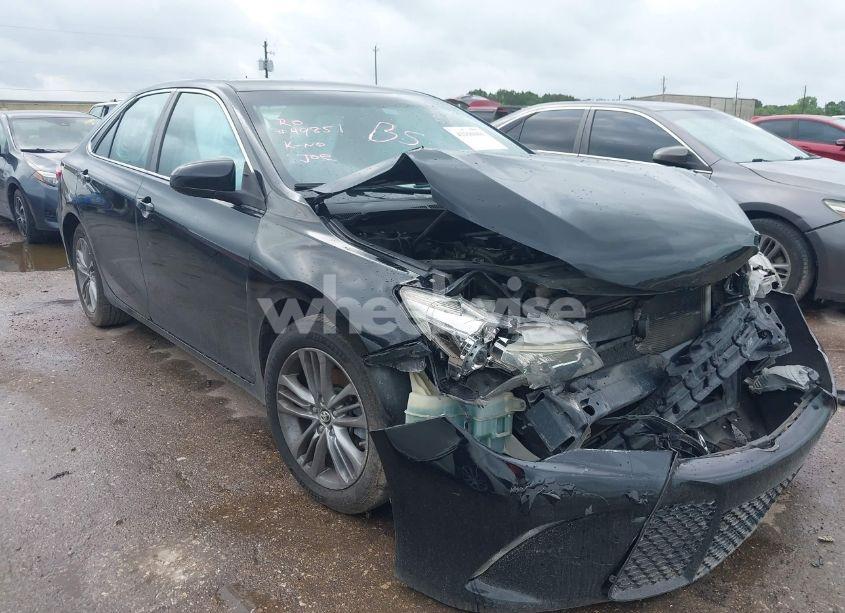 2015 Toyota Camry SE (VIN 4T1BF1FK9FU033565) main photo