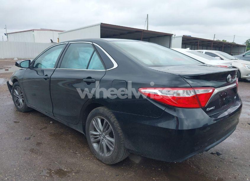 Photo 3 of 2015 Toyota Camry SE (VIN 4T1BF1FK9FU033565)
