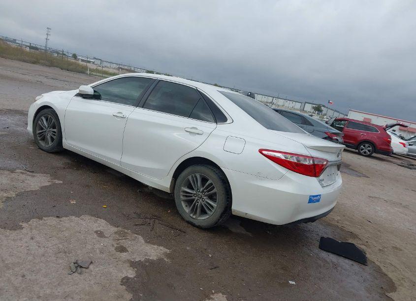 Photo 3 of 2015 Toyota Camry SE (VIN 4T1BF1FK9FU046462)