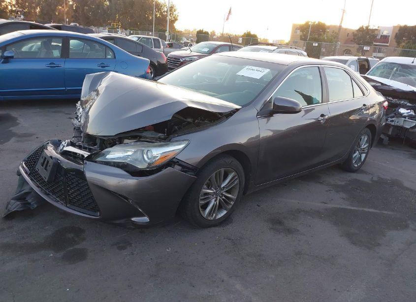 Photo 2 of 2015 Toyota Camry SE (VIN 4T1BF1FK9FU050608)