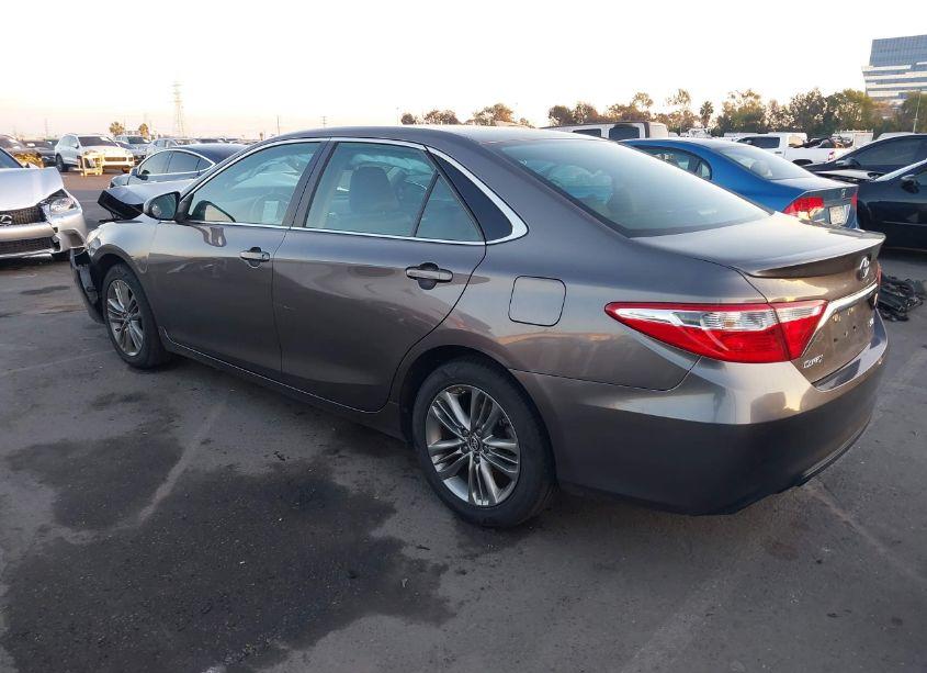 Photo 3 of 2015 Toyota Camry SE (VIN 4T1BF1FK9FU050608)