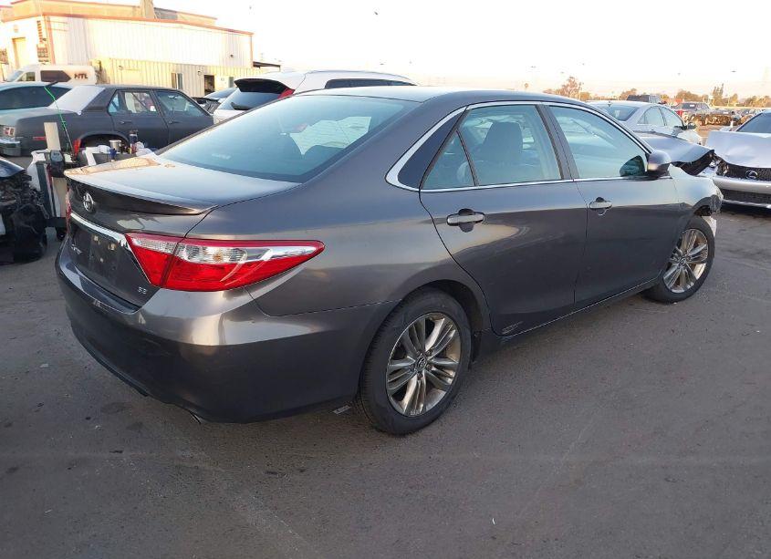 Photo 4 of 2015 Toyota Camry SE (VIN 4T1BF1FK9FU050608)