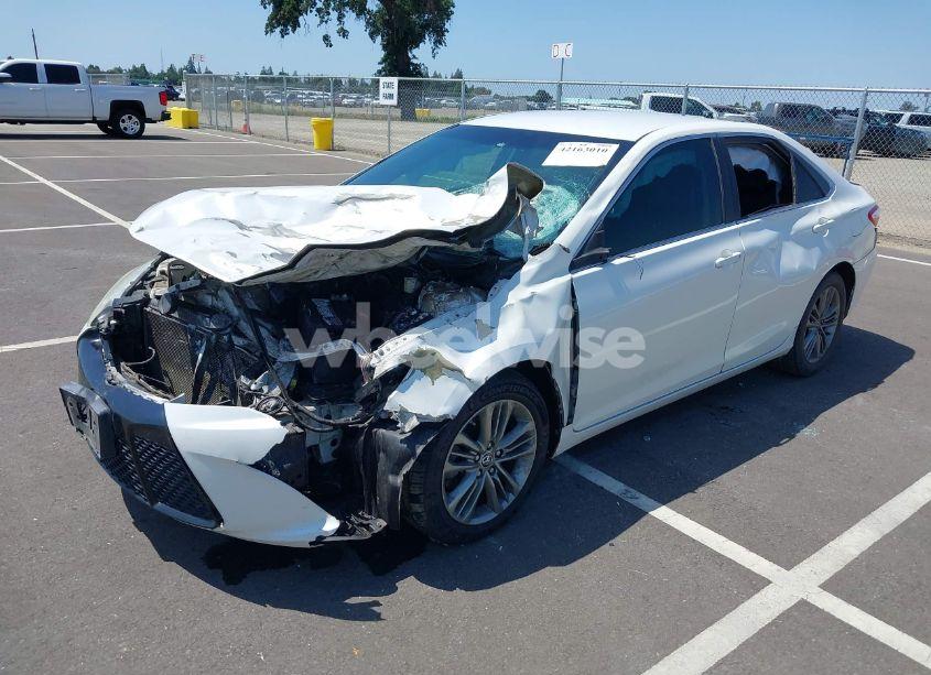 Photo 2 of 2015 Toyota Camry SE (VIN 4T1BF1FK9FU073399)