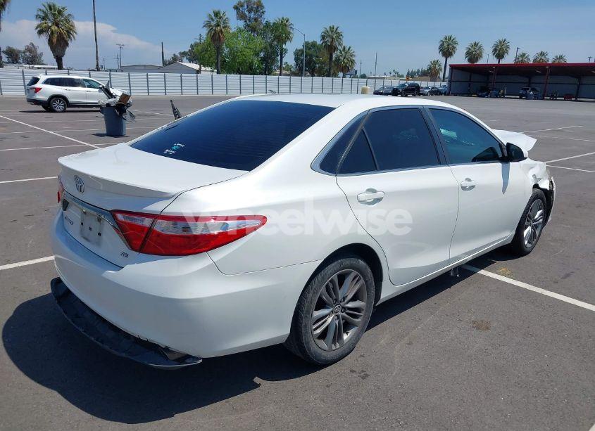 Photo 4 of 2015 Toyota Camry SE (VIN 4T1BF1FK9FU073399)