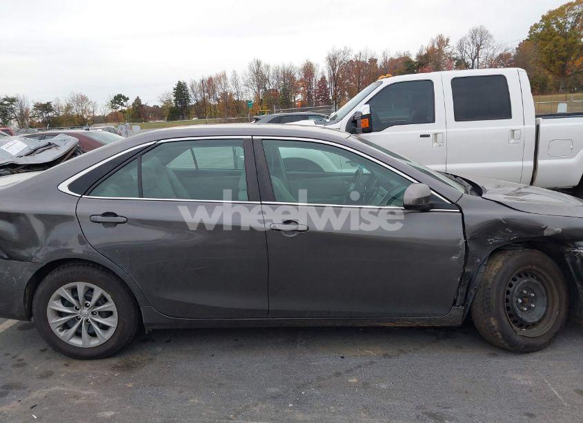 Photo 14 of 2015 Toyota Camry LE (VIN 4T1BF1FK9FU080062)