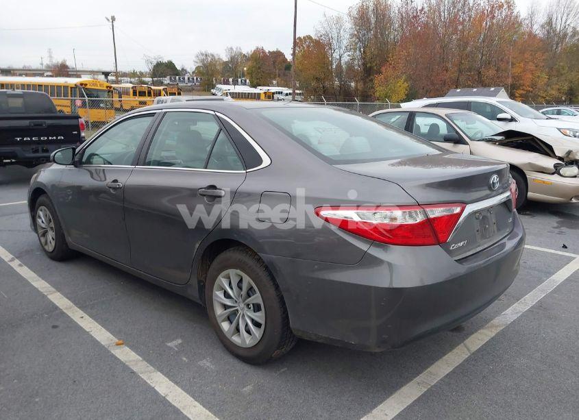 Photo 3 of 2015 Toyota Camry LE (VIN 4T1BF1FK9FU080062)