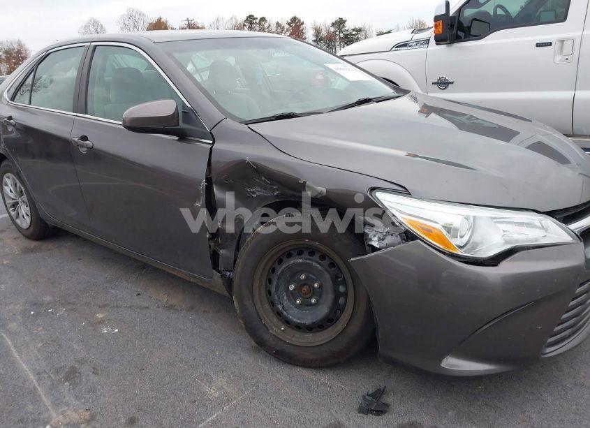 Photo 6 of 2015 Toyota Camry LE (VIN 4T1BF1FK9FU080062)