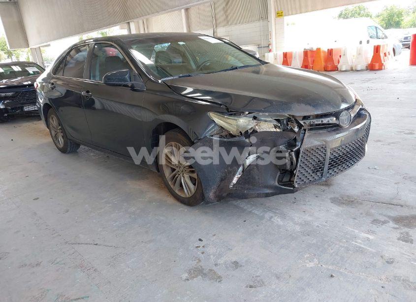 2015 Toyota Camry SE (VIN 4T1BF1FK9FU080613) main photo
