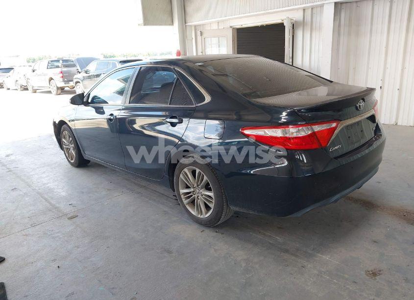 Photo 3 of 2015 Toyota Camry SE (VIN 4T1BF1FK9FU080613)