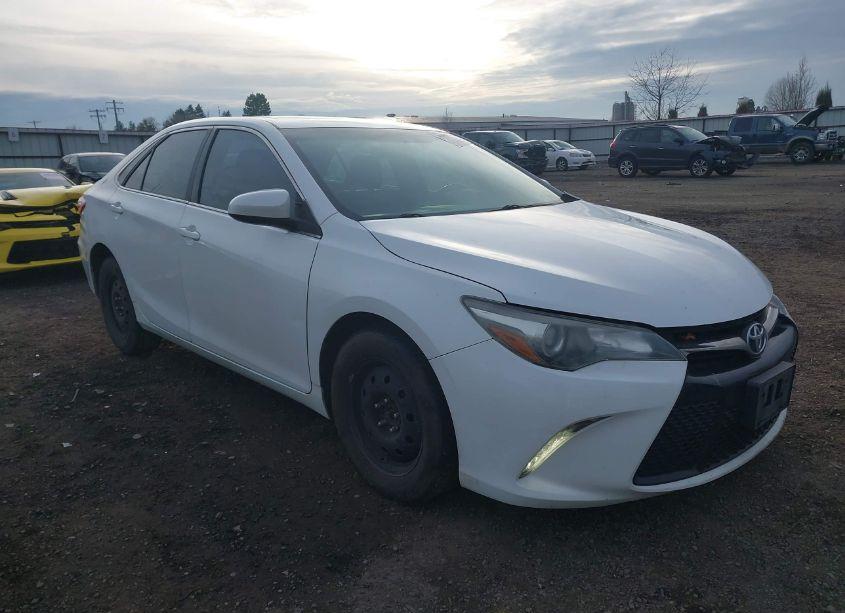 2015 Toyota Camry XSE (VIN 4T1BF1FK9FU082023) main photo