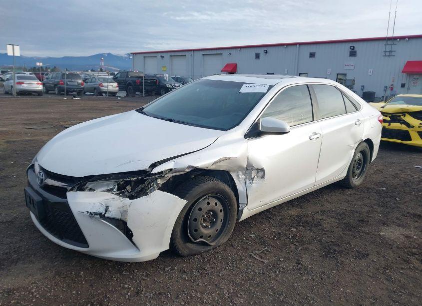 Photo 2 of 2015 Toyota Camry XSE (VIN 4T1BF1FK9FU082023)