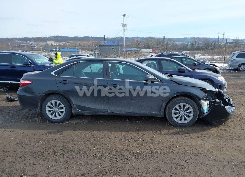 Photo 13 of 2015 Toyota Camry LE (VIN 4T1BF1FK9FU085357)