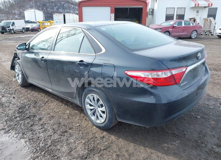 Photo 3 of 2015 Toyota Camry LE (VIN 4T1BF1FK9FU085357)