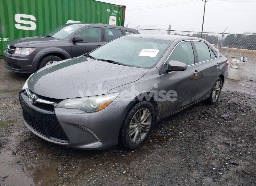 Photo 2 of 2015 Toyota Camry SE (VIN 4T1BF1FK9FU088551)