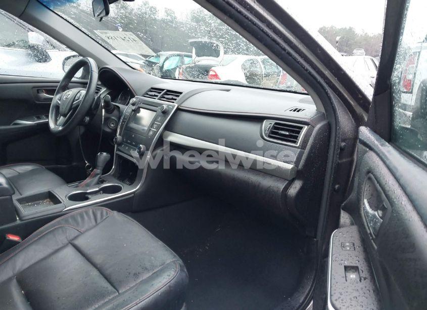 Photo 5 of 2015 Toyota Camry SE (VIN 4T1BF1FK9FU088551)