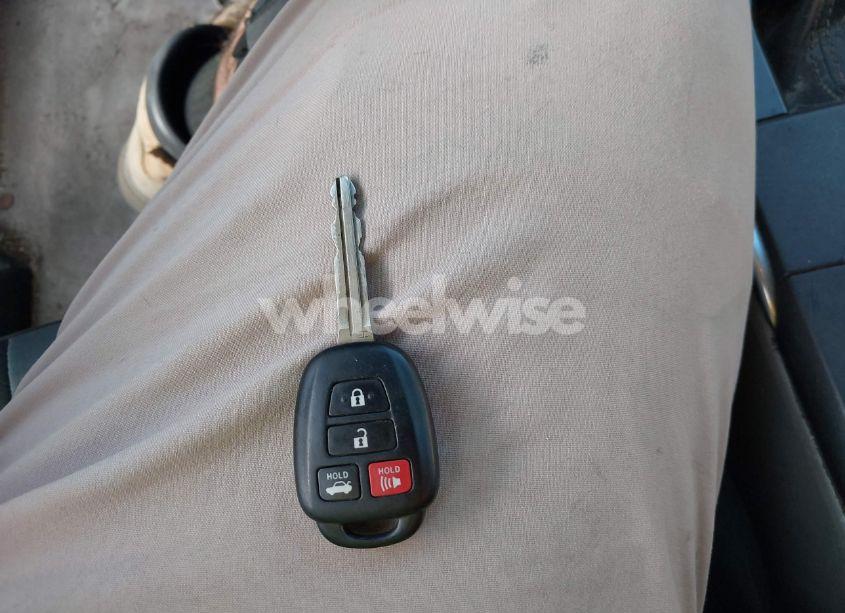 Photo 11 of 2015 Toyota Camry LE (VIN 4T1BF1FK9FU094401)