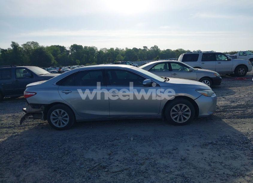 Photo 13 of 2015 Toyota Camry LE (VIN 4T1BF1FK9FU094401)