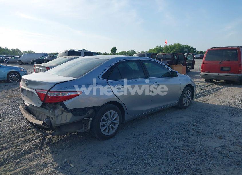 Photo 4 of 2015 Toyota Camry LE (VIN 4T1BF1FK9FU094401)