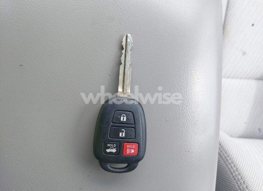 Photo 11 of 2015 Toyota Camry LE (VIN 4T1BF1FK9FU098965)