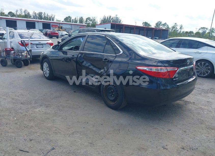 Photo 3 of 2015 Toyota Camry LE (VIN 4T1BF1FK9FU098965)