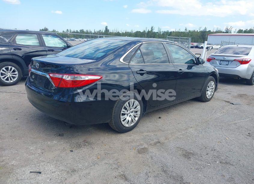 Photo 4 of 2015 Toyota Camry LE (VIN 4T1BF1FK9FU098965)