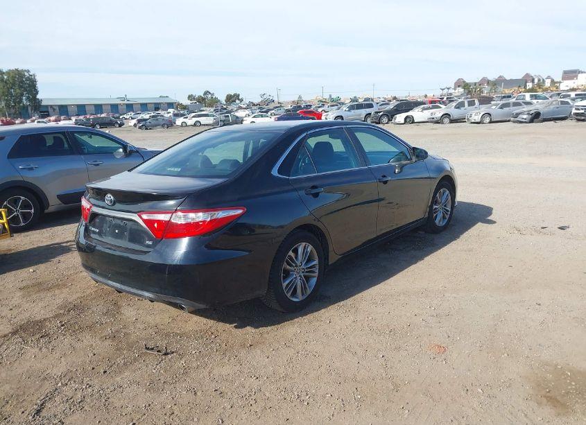 Photo 4 of 2015 Toyota Camry SE (VIN 4T1BF1FK9FU110452)