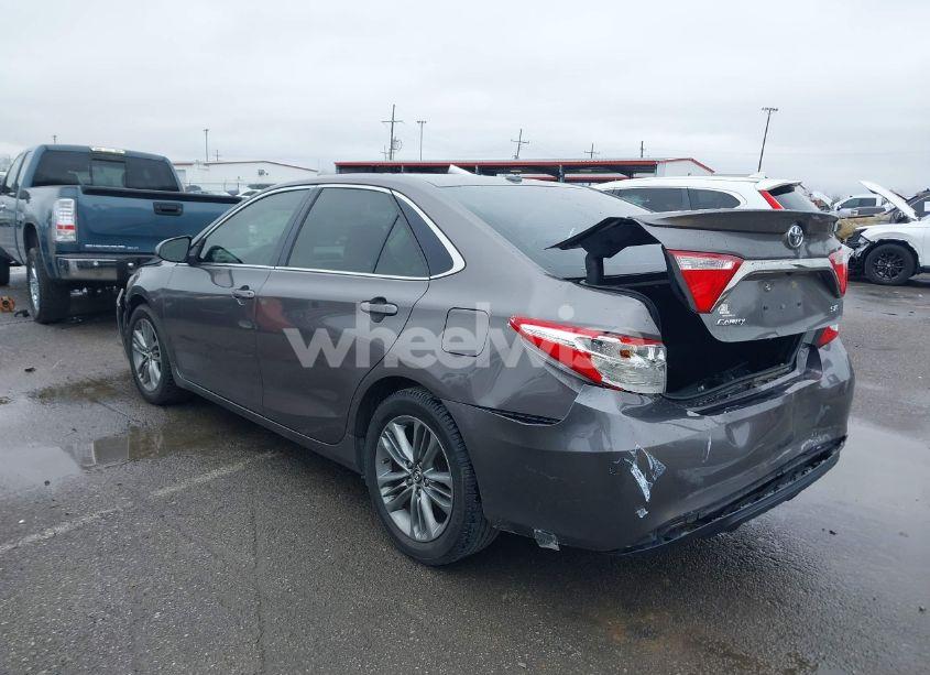 Photo 3 of 2015 Toyota Camry SE (VIN 4T1BF1FK9FU490683)