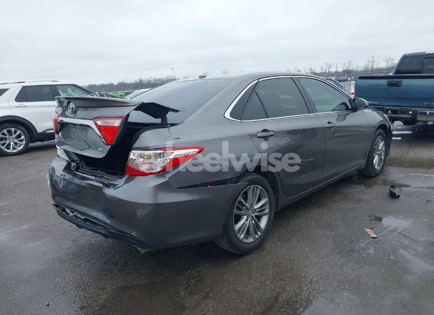 Photo 4 of 2015 Toyota Camry SE (VIN 4T1BF1FK9FU490683)