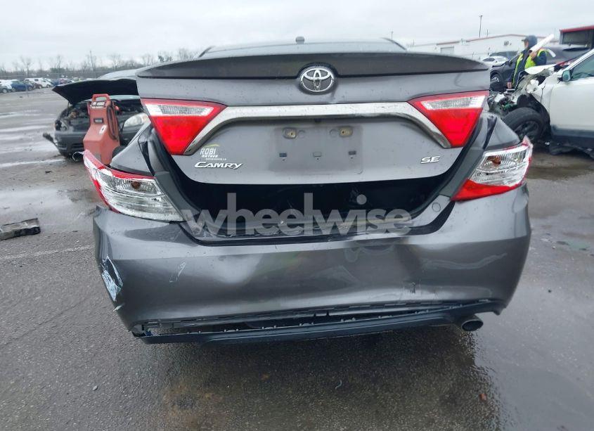 Photo 6 of 2015 Toyota Camry SE (VIN 4T1BF1FK9FU490683)