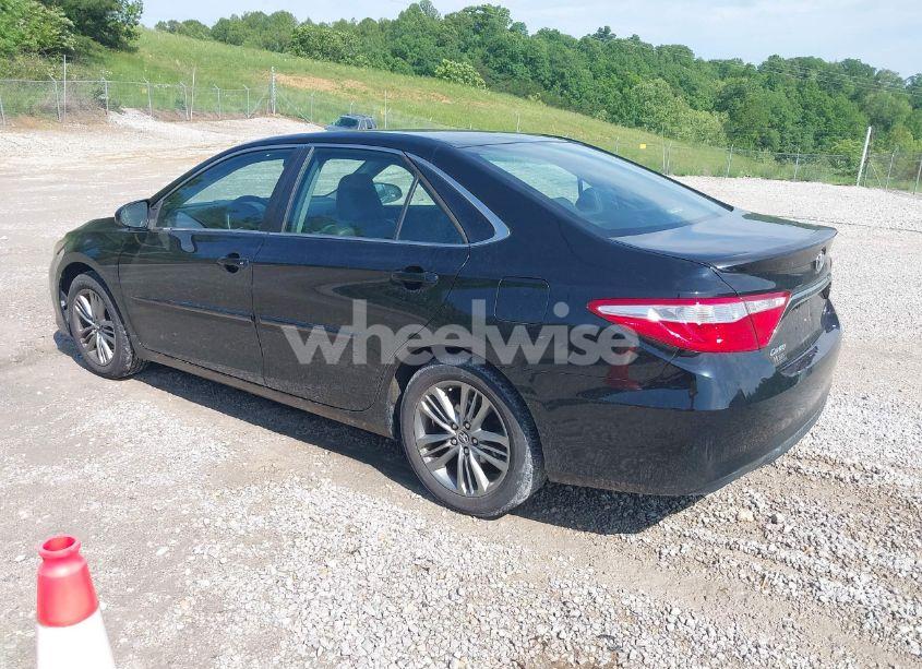 Photo 3 of 2015 Toyota Camry SE (VIN 4T1BF1FK9FU491350)