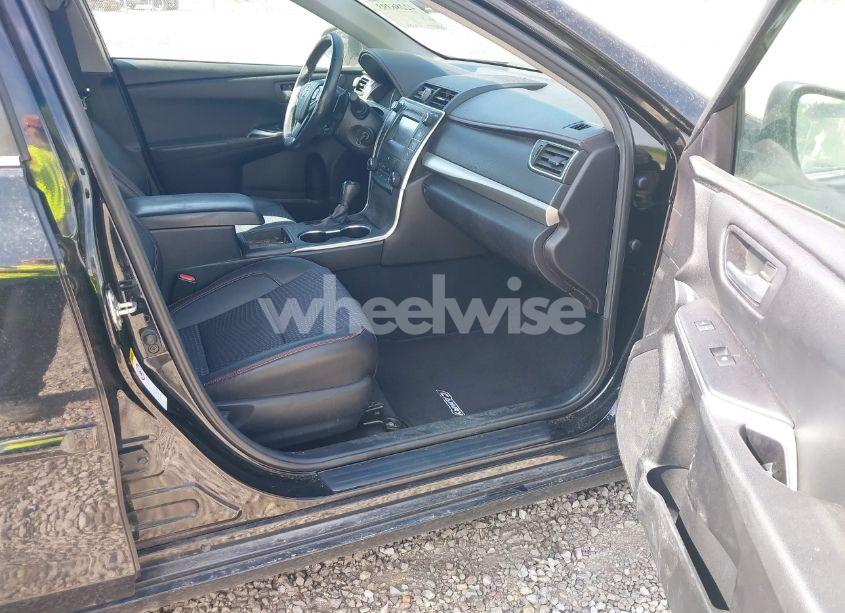 Photo 5 of 2015 Toyota Camry SE (VIN 4T1BF1FK9FU491350)