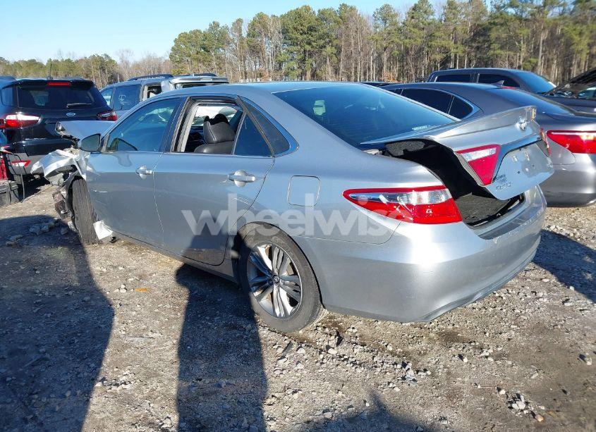 Photo 3 of 2015 Toyota Camry SE (VIN 4T1BF1FK9FU881624)