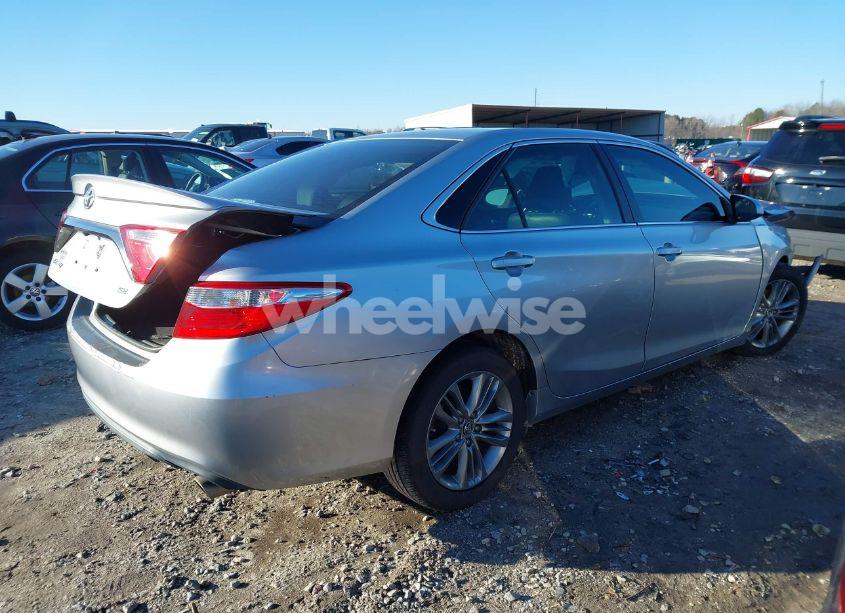 Photo 4 of 2015 Toyota Camry SE (VIN 4T1BF1FK9FU881624)