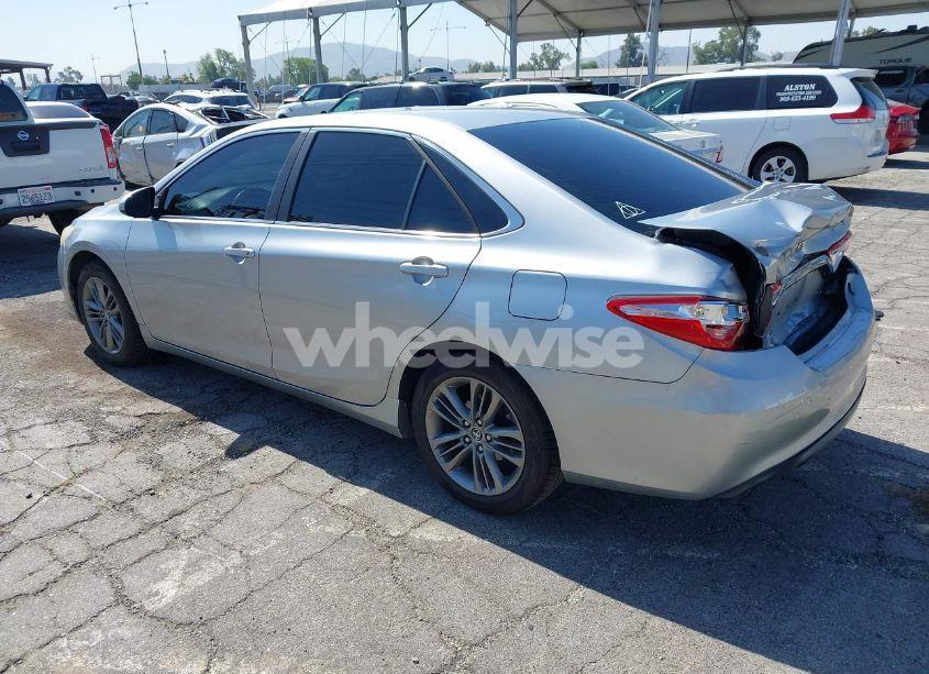 Photo 3 of 2015 Toyota Camry SE (VIN 4T1BF1FK9FU901029)