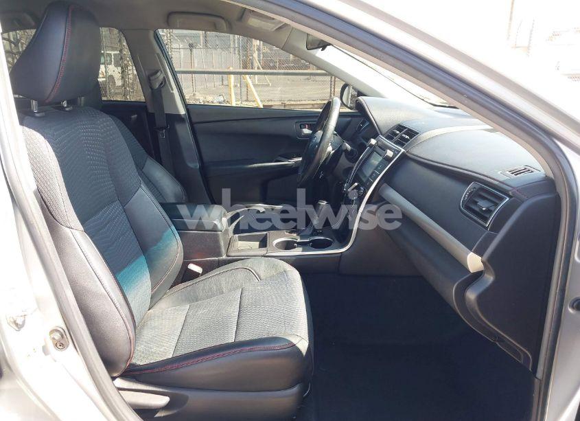 Photo 5 of 2015 Toyota Camry SE (VIN 4T1BF1FK9FU901029)