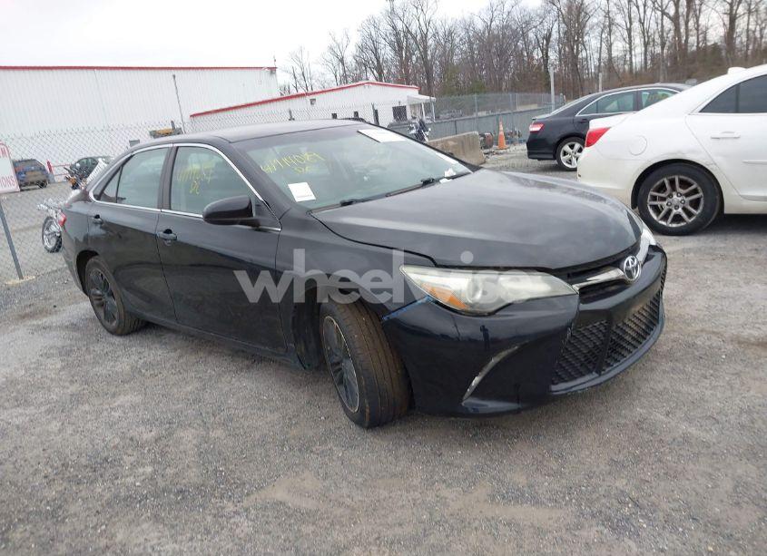 2015 Toyota Camry SE (VIN 4T1BF1FK9FU904206) main photo