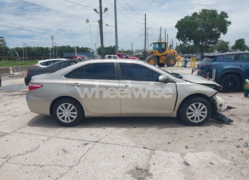 Photo 13 of 2015 Toyota Camry LE (VIN 4T1BF1FK9FU911964)