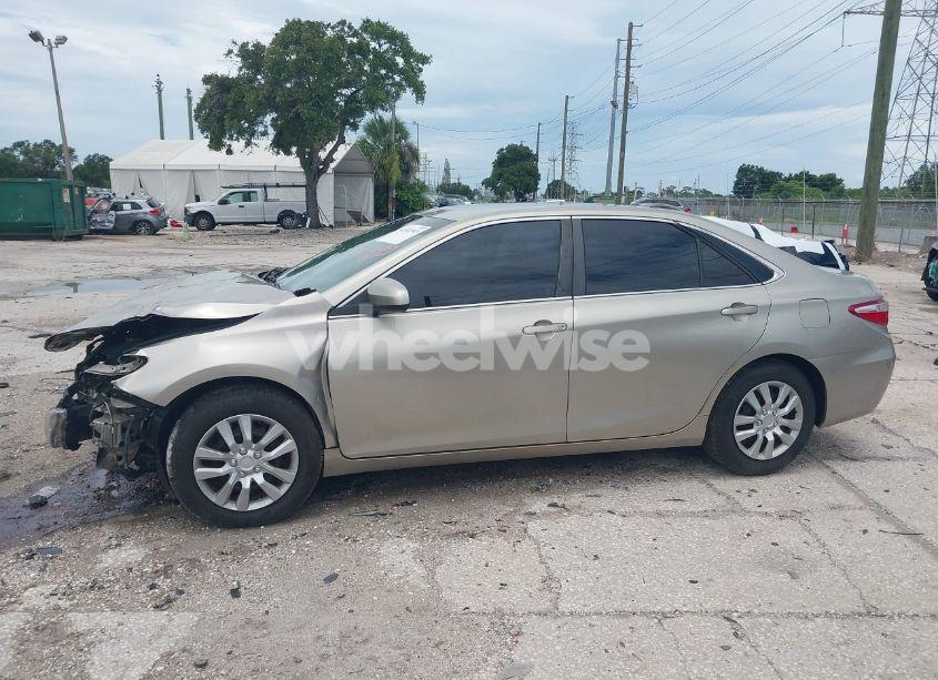 Photo 14 of 2015 Toyota Camry LE (VIN 4T1BF1FK9FU911964)