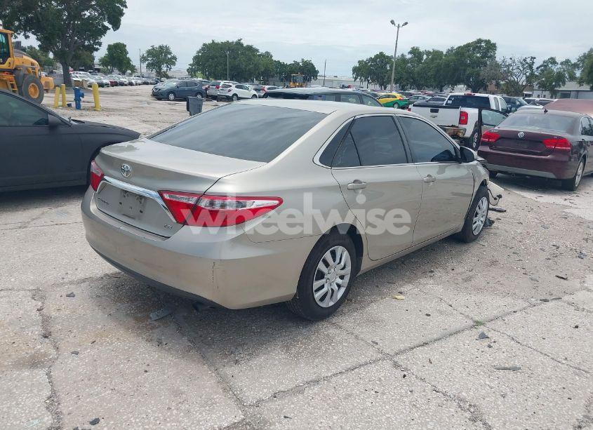 Photo 4 of 2015 Toyota Camry LE (VIN 4T1BF1FK9FU911964)